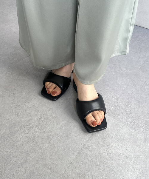 Thevon（ゼボン）の「パデットサンダル（サンダル・レディース・ブラック/イエロー・M/L）」の2枚目の写真