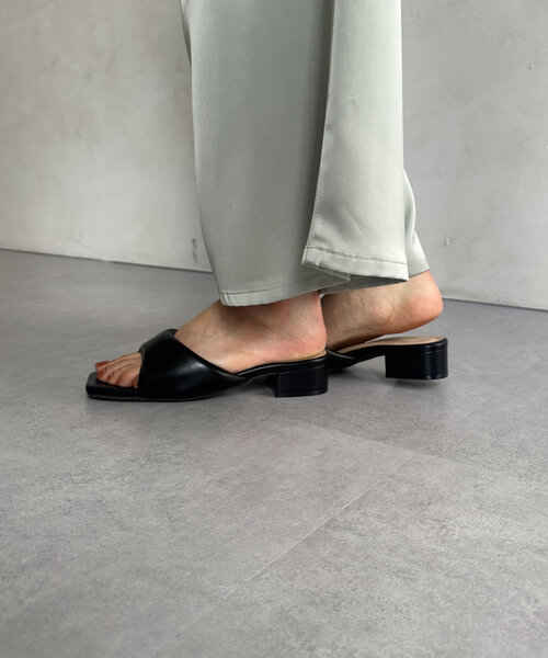 Thevon（ゼボン）の「パデットサンダル（サンダル・レディース・ブラック/イエロー・M/L）」の4枚目の写真