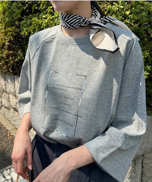 LAUTREAMONT(ロートレアモン)の「【WEB限定】箔ロゴカットソー≪手洗い可能≫(Tシャツ/カットソー・レディース・ブラック/ライトグレー/ホワイト・9号)」の3枚目の写真