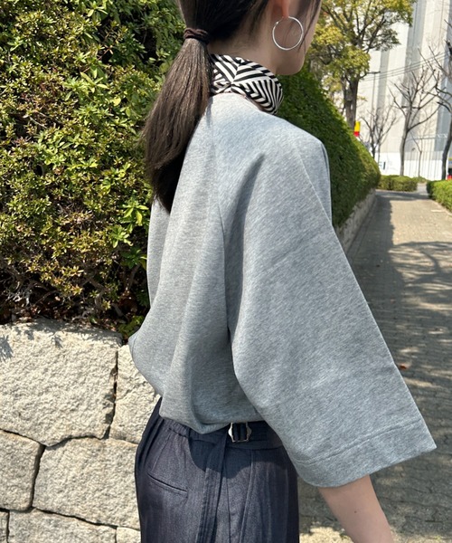 LAUTREAMONT(ロートレアモン)の「【WEB限定】箔ロゴカットソー≪手洗い可能≫(Tシャツ/カットソー・レディース・ブラック/ライトグレー/ホワイト・9号)」の4枚目の写真