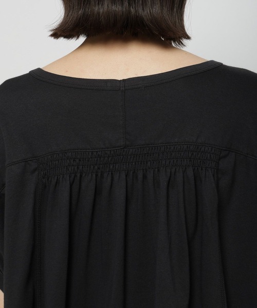 niko and...(ニコアンド)の「袖シャーリングひんやりプルオーバー(Tシャツ/カットソー・レディース・オフホワイト/ホワイト/ブラック・MEDIUM/LARGE)」の15枚目の写真