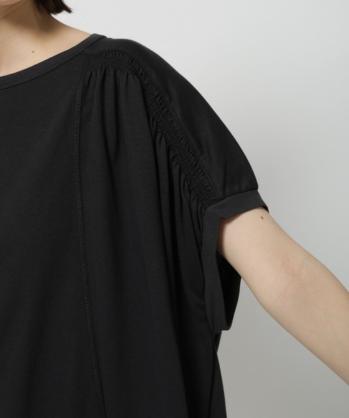 niko and...(ニコアンド)の「袖シャーリングひんやりプルオーバー(Tシャツ/カットソー・レディース・オフホワイト/ホワイト/ブラック・MEDIUM/LARGE)」の16枚目の写真
