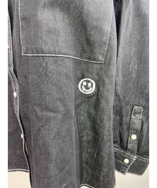 WORLD WIDE LOVE!（ワールドワイドラブ）の「デッドスマイルオーバーシャツ（シャツ/ブラウス・レディース・ブラック/ライトグレー・1）」の7枚目の写真