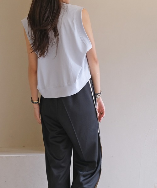 AKTE（アクテ）の「スリーブレスショートカットソープルオーバー（Tシャツ/カットソー・レディース・ブラック/ライトブルー/ホワイト・FREE）」の19枚目の写真