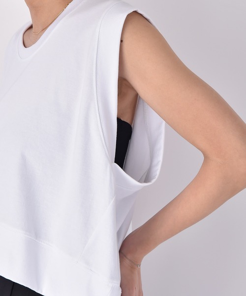 AKTE（アクテ）の「スリーブレスショートカットソープルオーバー（Tシャツ/カットソー・レディース・ブラック/ライトブルー/ホワイト・FREE）」の9枚目の写真