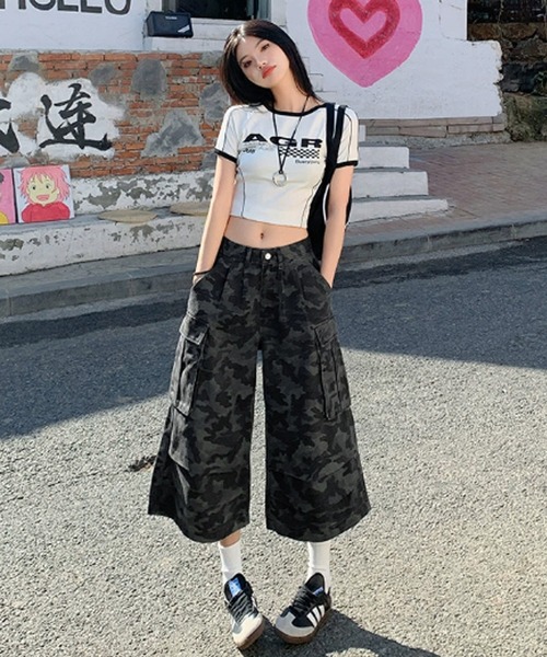 Chick(チック)の「Camouflage Pattern Half Cargo Pants / カモフラージュ柄 ハーフカーゴパンツ 迷彩柄(カーゴパンツ・レディース・カモフラージュ・FREE)」の1枚目の写真
