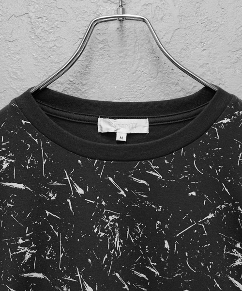 MinoriTY(マイノリティ)の「【MinoriTY】ソフトタッチ×厚手仕立て ドルマンシルエットグランジスプラッシュ総柄Tシャツ メンズ 夏服 プリントTシャツ(Tシャツ/カットソー・メンズ・オフホワイト/スミクロ・S/L/M)」の13枚目の写真