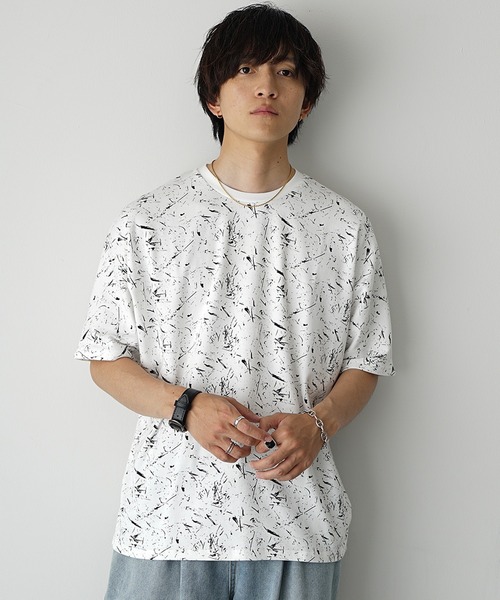 MinoriTY(マイノリティ)の「【MinoriTY】ソフトタッチ×厚手仕立て ドルマンシルエットグランジスプラッシュ総柄Tシャツ メンズ 夏服 プリントTシャツ(Tシャツ/カットソー・メンズ・オフホワイト/スミクロ・S/L/M)」の3枚目の写真