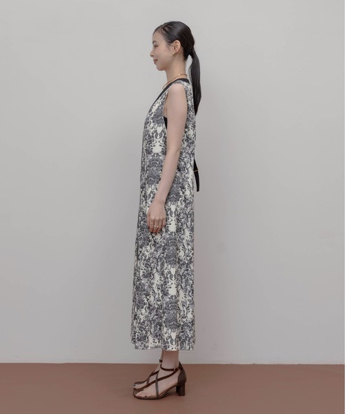 Eimee Law（エイミーロウ）の「アラベスクプリント フロントZIPワンピース（ワンピース・レディース・アイボリー/スミクロ/ブラウン・FREE）」の12枚目の写真