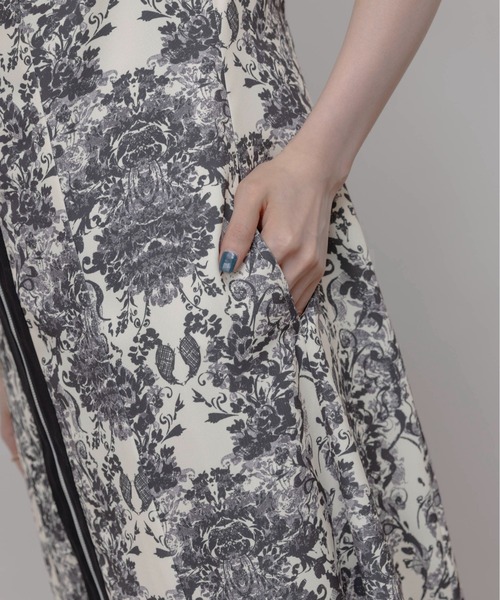 アラベスクプリント フロントZIPワンピース（ワンピース）｜Eimee Law