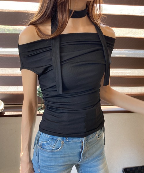 tolene(トレネ)の「2WAY ストール ギャザー オフショルダートップス(Tシャツ/カットソー・レディース・ホワイト/ブラック・FREE)」の6枚目の写真