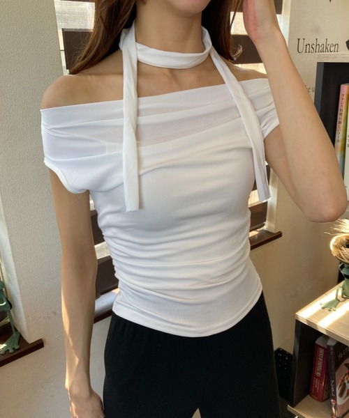 tolene(トレネ)の「2WAY ストール ギャザー オフショルダートップス(Tシャツ/カットソー・レディース・ホワイト/ブラック・FREE)」の19枚目の写真