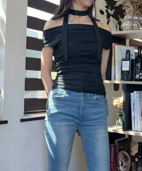 tolene(トレネ)の「2WAY ストール ギャザー オフショルダートップス(Tシャツ/カットソー・レディース・ホワイト/ブラック・FREE)」の10枚目の写真