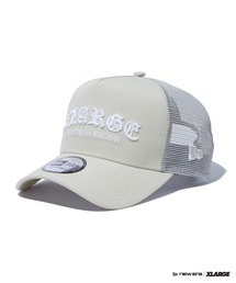 NEW ERA(j[G)XLARGE×NEW ERA OLD ENGLISH LOGO MESH SNAPBACK CAP(Lbv)