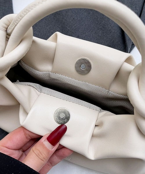 florist（フローリスト）の「2WAY レザーライクツイストハンドルバッグ/ショルダーバッグ（ハンドバッグ・レディース・ピンク/ブラック/オフホワイト/シルバー・FREE）」の8枚目の写真