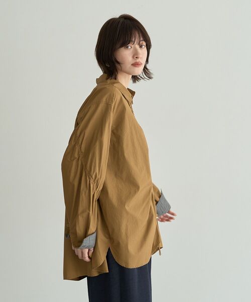 Editt by YECCA VECCA（エディットバイイェッカヴェッカ）の「ドロストデザインギャザーシャツ（シャツ/ブラウス・レディース・ストライプ/キャメル/グリーン・FREE）」の12枚目の写真