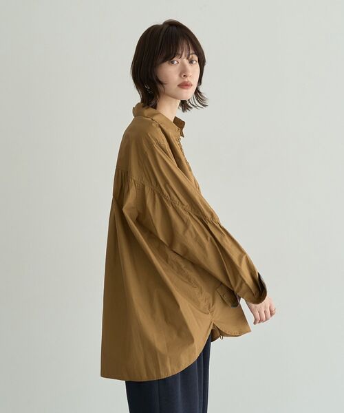 Editt by YECCA VECCA（エディットバイイェッカヴェッカ）の「ドロストデザインギャザーシャツ（シャツ/ブラウス・レディース・ストライプ/キャメル/グリーン・FREE）」の9枚目の写真