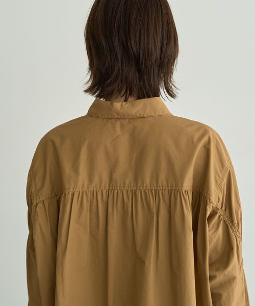 Editt by YECCA VECCA（エディットバイイェッカヴェッカ）の「ドロストデザインギャザーシャツ（シャツ/ブラウス・レディース・ストライプ/キャメル/グリーン・FREE）」の14枚目の写真