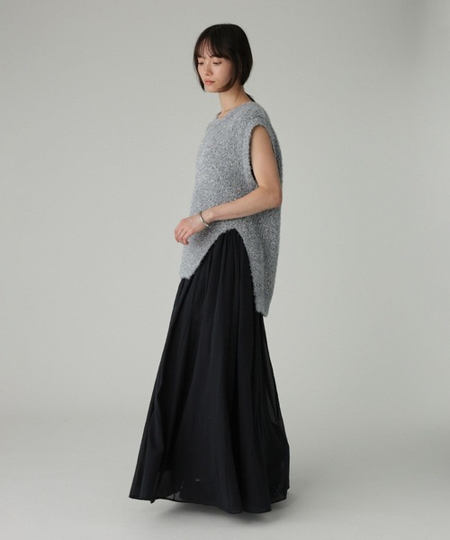 BABYLONE(バビロン)の「スパークルアシメヘムニットベスト(ベスト・レディース・シルバー・フリー)」の8枚目の写真