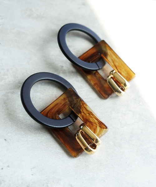 CERCA(チェルカ)の「MILIA/ブラックフープピアス 【金属アレルギー対応】(ピアス(両耳用)・レディース・ゴールド/ブラウン・FREE)」の2枚目の写真