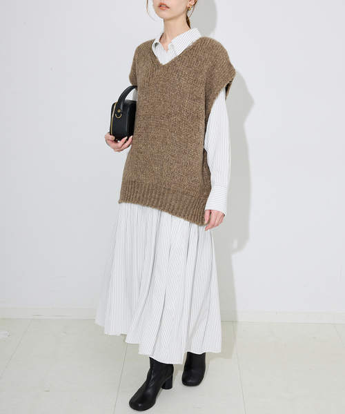 SLOBE IENA(スローブイエナ)の「チョークストライプティアードシャツワンピース(ワンピース・レディース・ホワイト/ブラウン・FREE)」の7枚目の写真