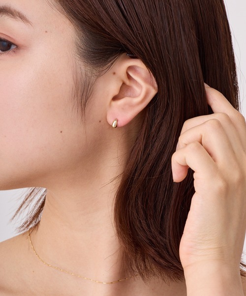 CALIN STANDARD(カリンスタンダード)の「◆金属アレルギー対応◆◆made in japan◆【純金厚メッキ】ドロップ 極小ミニマルカーブピアス(ピアス(両耳用)・レディース・ゴールド/ピンクゴールド/シルバー・FREE)」の5枚目の写真