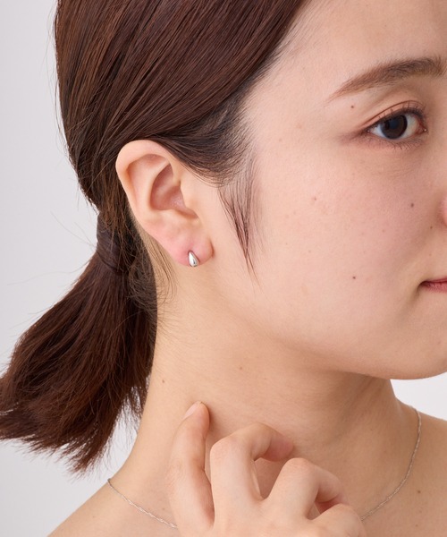 CALIN STANDARD(カリンスタンダード)の「◆金属アレルギー対応◆◆made in japan◆【純金厚メッキ】ドロップ 極小ミニマルカーブピアス(ピアス(両耳用)・レディース・ゴールド/ピンクゴールド/シルバー・FREE)」の10枚目の写真