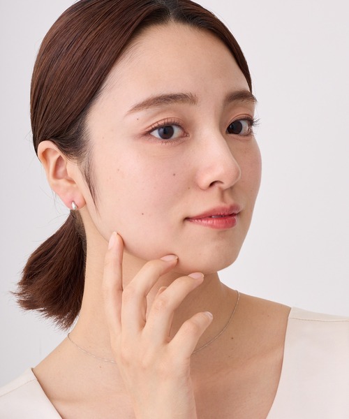 CALIN STANDARD(カリンスタンダード)の「◆金属アレルギー対応◆◆made in japan◆【純金厚メッキ】ドロップ 極小ミニマルカーブピアス(ピアス(両耳用)・レディース・ゴールド/ピンクゴールド/シルバー・FREE)」の11枚目の写真