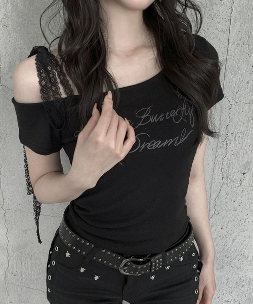 VEILA(ヴェイラ)の「バタフライプリント レースストラップ付きオフショルトップス(Tシャツ/カットソー・レディース・ブラック/グレー・フリー)」の4枚目の写真
