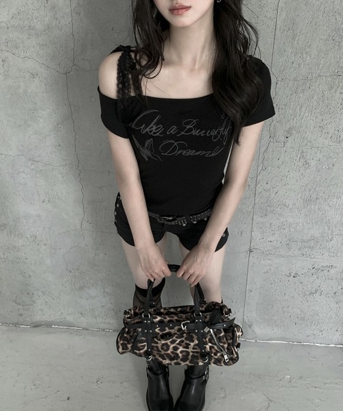VEILA(ヴェイラ)の「バタフライプリント レースストラップ付きオフショルトップス(Tシャツ/カットソー・レディース・ブラック/グレー・フリー)」の7枚目の写真