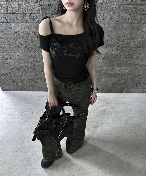 VEILA(ヴェイラ)の「バタフライプリント レースストラップ付きオフショルトップス(Tシャツ/カットソー・レディース・ブラック/グレー・フリー)」の14枚目の写真