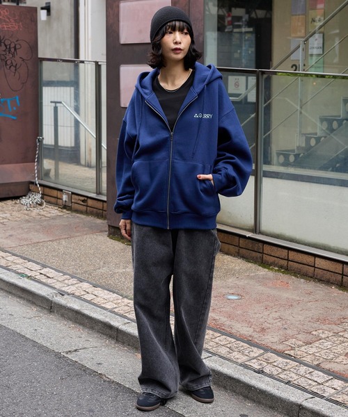 GERRY(ジェリー)の「GERRY/ジェリー 別注 バックサークルロゴプリント ビッグシルエットジップアップパーカー(パーカー・メンズ・ネイビー系/グレー系/アッシュグレー/ブラック系/ネイビー/スミクロ・L/M/S)」の13枚目の写真