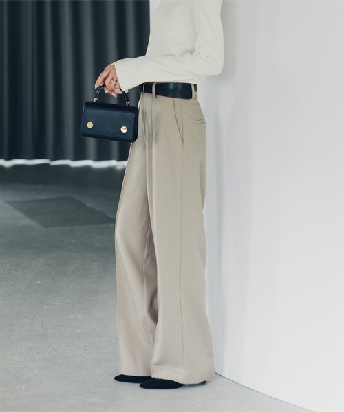 UR'S（ユアーズ）の「ピンタックセンタープレスワイドパンツ（その他パンツ・レディース・ブラック/グレイッシュベージュ/ダークネイビー・M/S/L/MT）」の2枚目の写真