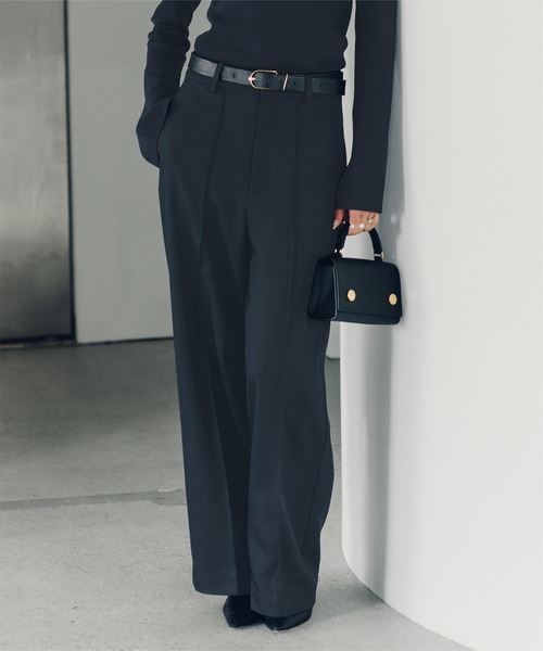 UR'S（ユアーズ）の「ピンタックセンタープレスワイドパンツ（その他パンツ・レディース・ブラック/グレイッシュベージュ/ダークネイビー・M/S/L/MT）」の3枚目の写真