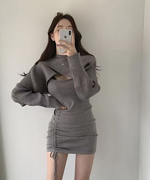 gossip!ロサンゼルス(ゴシップロサンゼルス)の「レイヤリングデザイン ミニ丈ニットワンピース(ワンピース・レディース・グレー/ブラック/カーキ・FREE)」の6枚目の写真