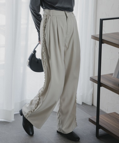 slattgir(スラットジール)の「高身長 サイドフリルタックワイドパンツ(トールサイズ)Essenave(その他パンツ・レディース・チャコール/キナリ・TM/TL/TLL/T3L)」の3枚目の写真