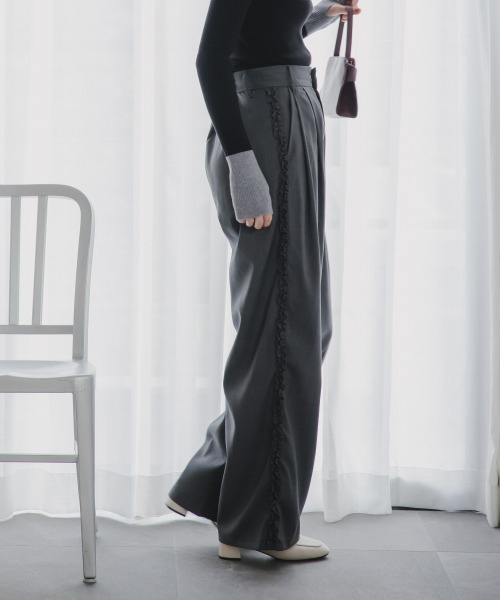 slattgir(スラットジール)の「高身長 サイドフリルタックワイドパンツ(トールサイズ)Essenave(その他パンツ・レディース・チャコール/キナリ・TM/TL/TLL/T3L)」の14枚目の写真