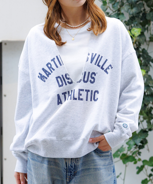 DISCUS(ディスカス)の「【DISCUS/ディスカス】裏毛スキッパーUネックスウェット/トップス/スウェット/スキッパー/Y2K【WEB限定】(スウェット・レディース・グレー/ブラック/ブラウン・フリー)」の3枚目の写真