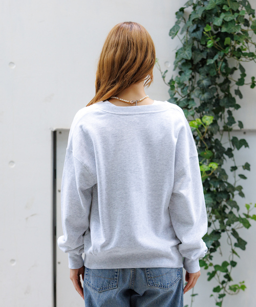 DISCUS(ディスカス)の「【DISCUS/ディスカス】裏毛スキッパーUネックスウェット/トップス/スウェット/スキッパー/Y2K【WEB限定】(スウェット・レディース・グレー/ブラック/ブラウン・フリー)」の4枚目の写真