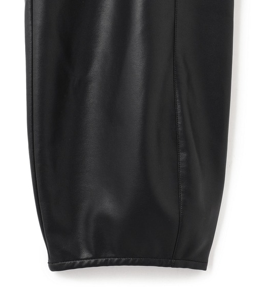 ADAM ET ROPE'(アダムエロペ)の「シンセティックレザートラックパンツ(その他パンツ・レディース・オリーブ/ブラック・38/36)」の14枚目の写真