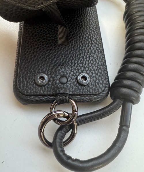 ajew（エジュー）の「ajew/エジュー/別注Coil strap（スマホグッズ・レディース・ブラック・F）」の3枚目の写真