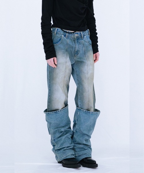 VIAVANDA（ヴィアヴァンダ）の「OVERLAP TUCK DENIM PANTS（デニムパンツ・レディース・ブルー/ネイビー・SMALL/MEDIUM）」の3枚目の写真
