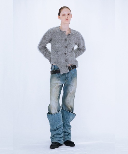 VIAVANDA（ヴィアヴァンダ）の「OVERLAP TUCK DENIM PANTS（デニムパンツ・レディース・ブルー/ネイビー・SMALL/MEDIUM）」の6枚目の写真
