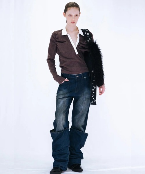 VIAVANDA（ヴィアヴァンダ）の「OVERLAP TUCK DENIM PANTS（デニムパンツ・レディース・ブルー/ネイビー・SMALL/MEDIUM）」の16枚目の写真