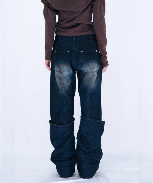 VIAVANDA（ヴィアヴァンダ）の「OVERLAP TUCK DENIM PANTS（デニムパンツ・レディース・ブルー/ネイビー・SMALL/MEDIUM）」の15枚目の写真