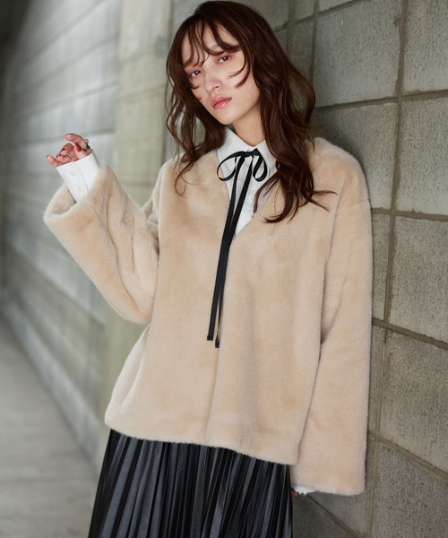 Narcissus(ナルシス)の「【前後2WAY】ファートップス/Vネック/フレアシルエット(その他トップス・レディース・ベージュ/ネイビー・FREE)」の1枚目の写真