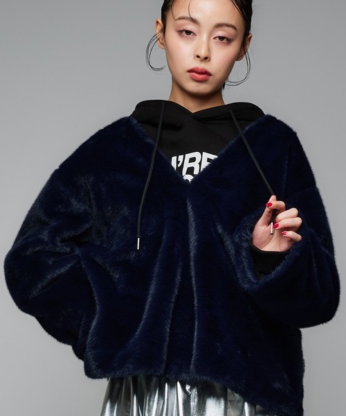 Narcissus(ナルシス)の「【前後2WAY】ファートップス/Vネック/フレアシルエット(その他トップス・レディース・ベージュ/ネイビー・FREE)」の2枚目の写真