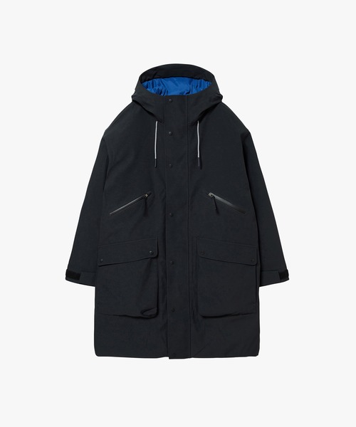 AIGLE(エーグル)の「透湿防水 インサレーション ロングジャケット(マウンテンパーカー・メンズ・ブラック/ブルー・L/M)」の4枚目の写真