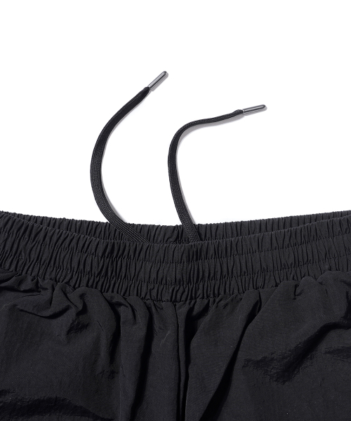 GAKKAI UNIONS（ガッカイユニオンズ）の「スパークルナイロンラインパンツブラック（スウェットパンツ・レディース・その他・SMALL/MEDIUM/LARGE）」の6枚目の写真