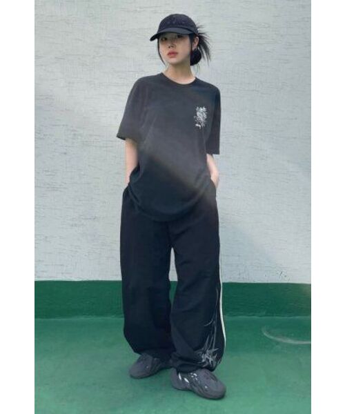 GAKKAI UNIONS（ガッカイユニオンズ）の「スパークルナイロンラインパンツブラック（スウェットパンツ・レディース・その他・SMALL/MEDIUM/LARGE）」の10枚目の写真